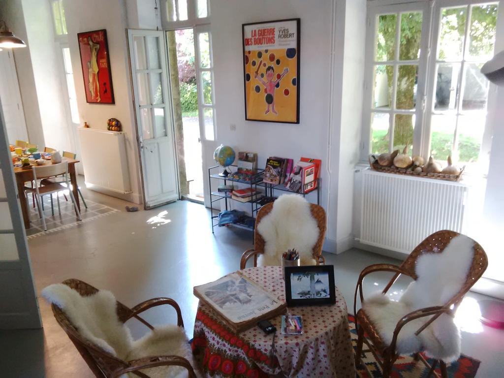La Bonne Ecole Bed and Breakfast Les Landes-Genusson Eksteriør billede