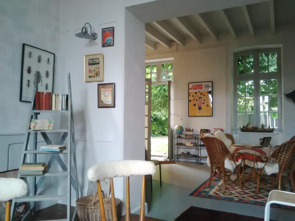 La Bonne Ecole Bed and Breakfast Les Landes-Genusson Eksteriør billede